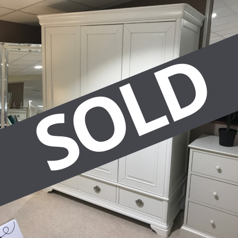 Chateau Blanc
Triple Wardrobe
Was £1,970 Now £899
VISIT US
Chateau Blanc
Triple Wardrobe
Was £1,970 Now £899
VISIT US