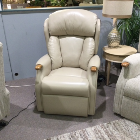 Canterbury
Standard Dual Motor Riser
Was £2,484 Now £1,595
VISIT US
Canterbury
Standard Dual Motor Riser
Was £2,484 Now £1,595
VISIT US