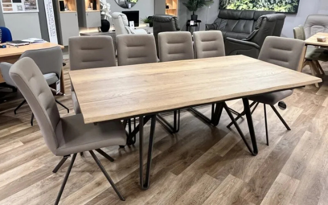 Venjakob
Ext. Dining Table & 6 Chairs
Was £5,327 Now £3,599
VISIT US
Venjakob
Ext. Dining Table & 6 Chairs
Was £5,327 Now £3,599
VISIT US