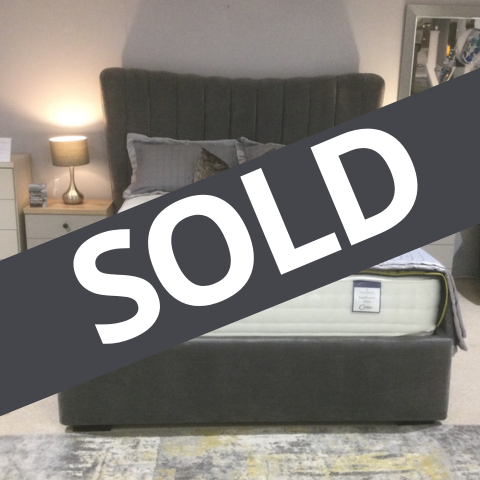 Highgrove
Elan 5ft Ottoman Bedframe
Was £1,526 Now £699
VISIT US
Highgrove
Elan 5ft Ottoman Bedframe
Was £1,526 Now £699
VISIT US