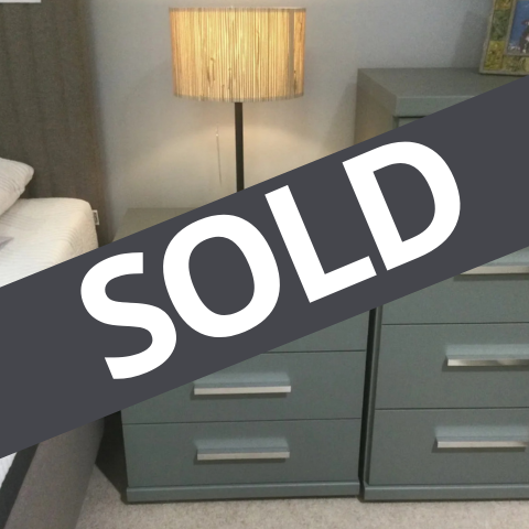 Cambridge
3 Drawer Chest
SOLD
VISIT US
Cambridge
3 Drawer Chest
SOLD
VISIT US
