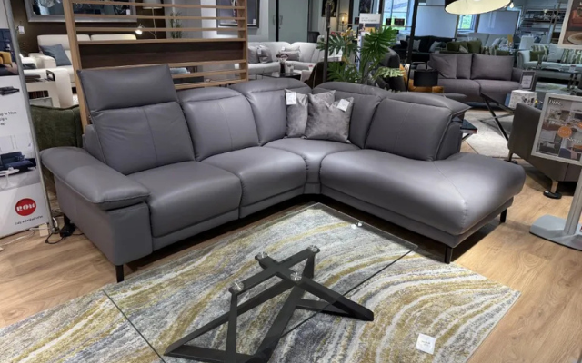 Rom Samara
260 BT Corner Group
Was £7,677 Now £5,749
VISIT US
Rom Samara
260 BT Corner Group
Was £7,677 Now £5,749
VISIT US