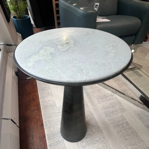 Ethan
End Table
Was £255 Now £235
VISIT US
Ethan
End Table
Was £255 Now £235
VISIT US