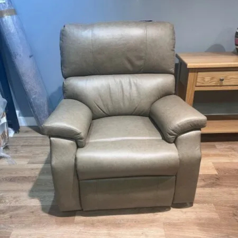 Celebrity Newstead
Standard Recliner Chair
Was £1,869
Now £1,499
VISIT US
Celebrity Newstead
Standard Recliner Chair
Was £1,869
Now £1,499
VISIT US