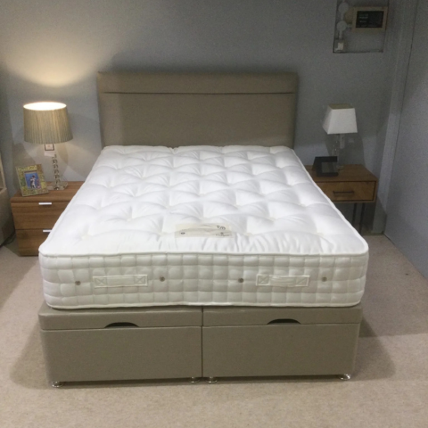 Hypnos/Highgrove
4ft 6 Legacy III Ottoman Base & Mattress
Was £3,181 £2,299
Now £1,795
VISIT US
Hypnos/Highgrove
4ft 6 Legacy III Ottoman Base & Mattress
Was £3,181 £2,299
Now £1,795
VISIT US