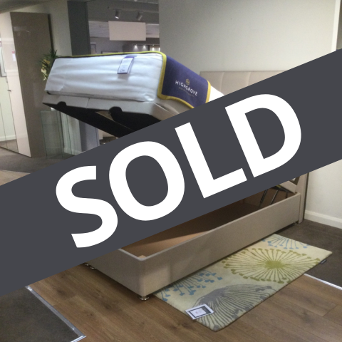 Highgrove
4ft6 Double Ottoman 1000 Pocket Mattress
Was £1,357 Now £999
VISIT US
Highgrove
4ft6 Double Ottoman 1000 Pocket Mattress
Was £1,357 Now £999
VISIT US