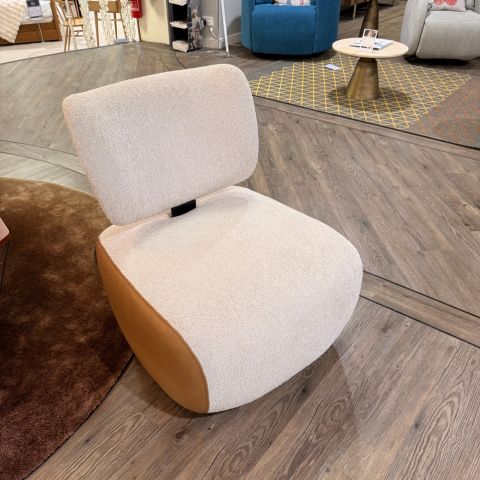 Tentino
Swivel Accent Chair
Was £630 Now £499
VISIT US
Tentino
Swivel Accent Chair
Was £630 Now £499
VISIT US