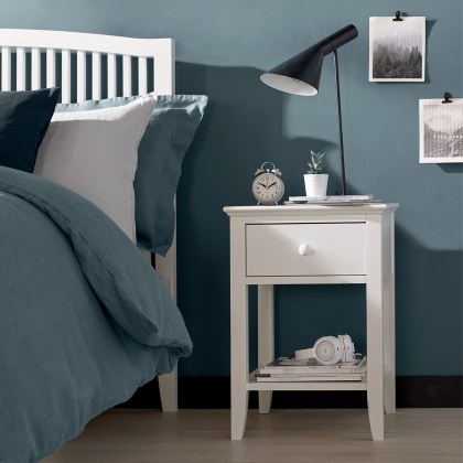 Ashley White 1 Drawer Nightstand Ashley White 1 Drawer Nightstand