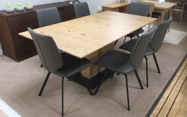 Venjakob
Extending Dining Table & 6 Chairs
Was £3,214 Now £1,999
VISIT US
Venjakob
Extending Dining Table & 6 Chairs
Was £3,214 Now £1,999
VISIT US
