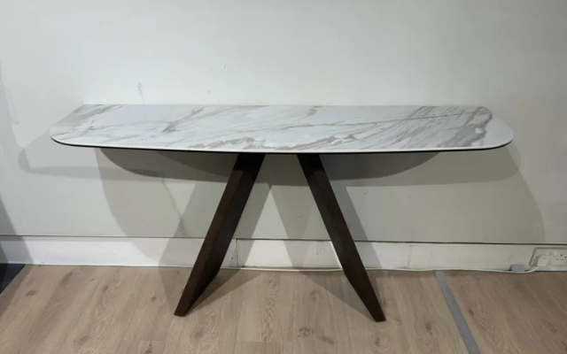 Calligaris
Icaro Console Table
Was £1,064 Now £749
VISIT US
Calligaris
Icaro Console Table
Was £1,064 Now £749
VISIT US
