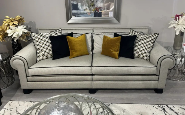 Duresta Coco
Grand Split Sofa
Was £6,095 Now £3,495
VISIT US
Duresta Coco
Grand Split Sofa
Was £6,095 Now £3,495
VISIT US