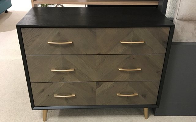 Sydney
3 Drawer Chest
Was £862 Now £499
VISIT US
Sydney
3 Drawer Chest
Was £862 Now £499
VISIT US