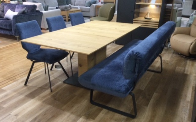 Venjakob
Ext. Dining Table, 3 Chairs & Bench
Was £4,798 Now £3,899
VISIT US
Venjakob
Ext. Dining Table, 3 Chairs & Bench
Was £4,798 Now £3,899
VISIT US