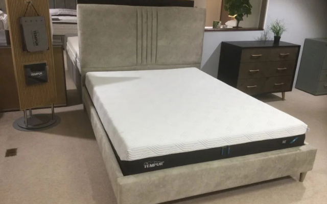 Highgrove
Sullivan King Size Bedframe
Was £807 Now £549
VISIT US
Highgrove
Sullivan King Size Bedframe
Was £807 Now £549
VISIT US