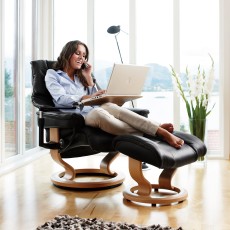 Stressless Reno Medium Chair & Stool Classic Base 5