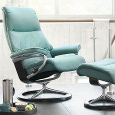 Stressless View Medium Chair & Stool Signature Base 7