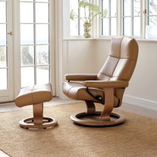 Stressless David Small Chair & Stool Classic Base 5